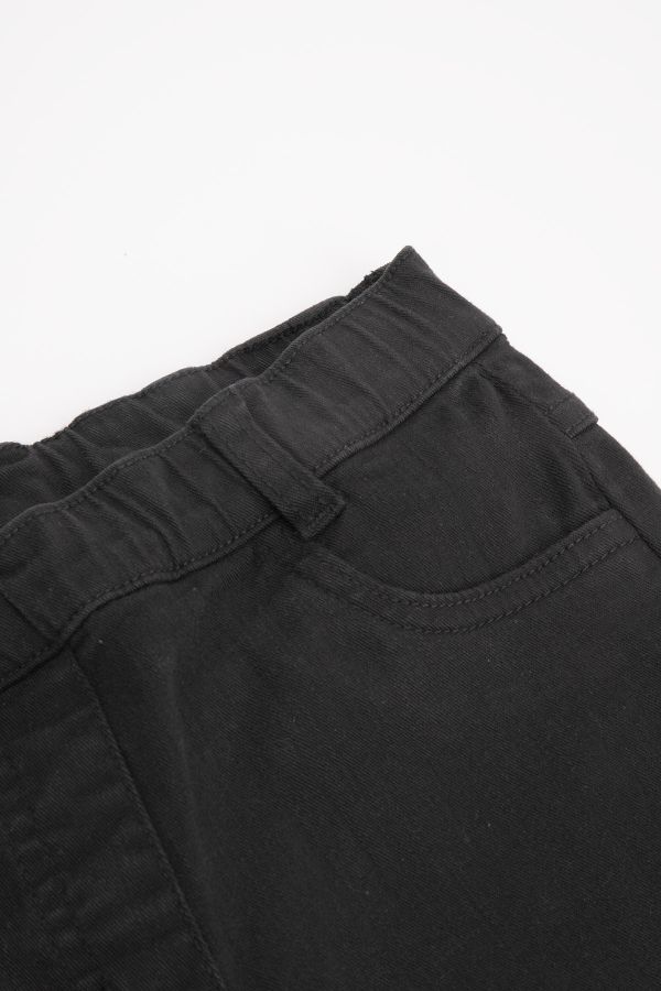 Spodnie jeansowe czarne ze zwężaną nogawką 2220111