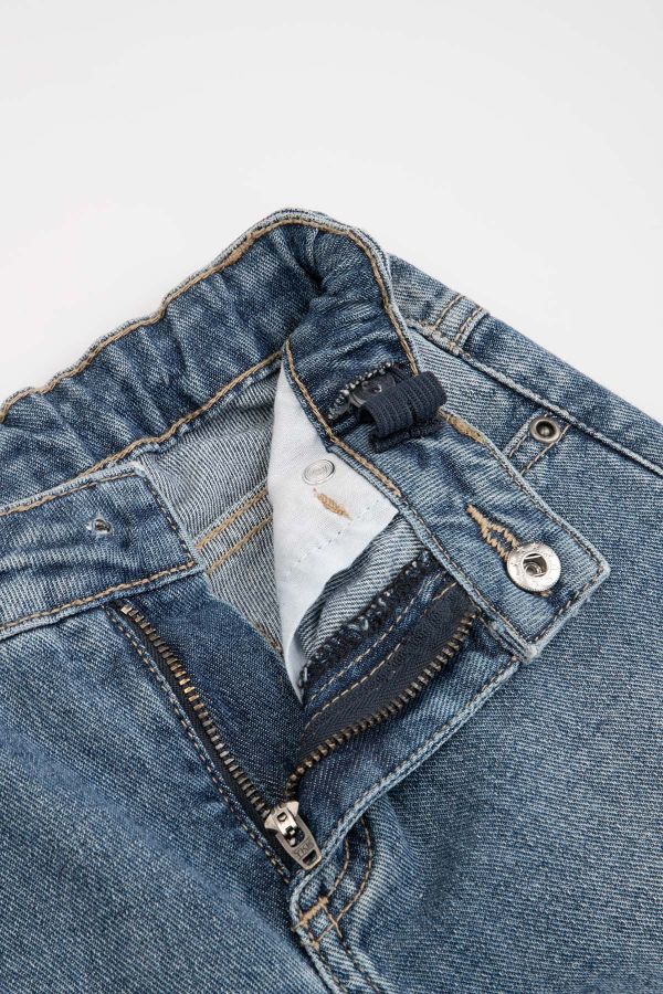 Spodnie jeansowe granatowe z kieszeniami o fasonie REGULAR 2221091