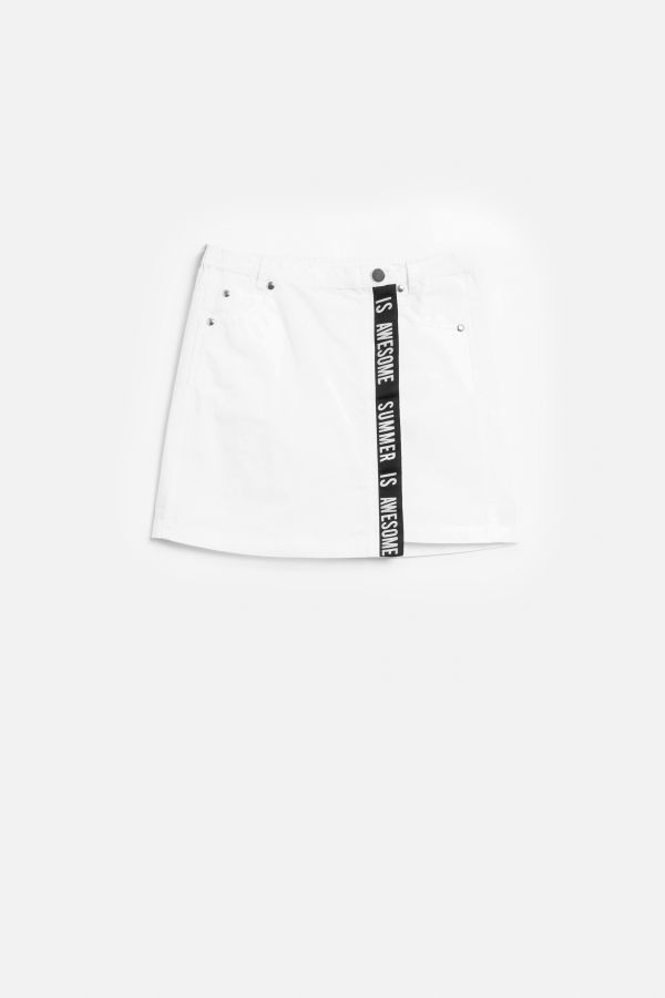 Spódnica tkaninowa trapezowa w kolorze białym z ozdobną taśmą 2149271