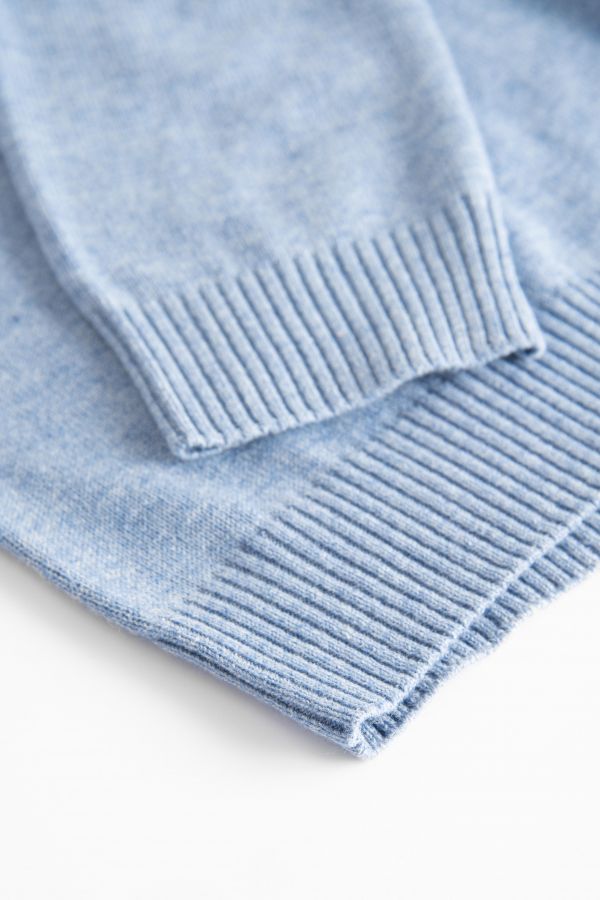 Sweter dzianinowy niebieski z dekoltem V 2160600