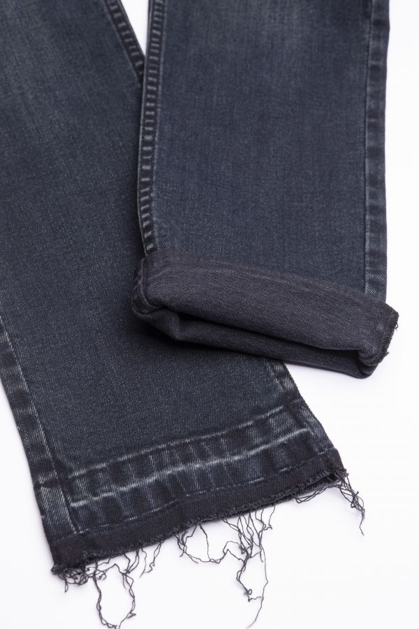 Spodnie jeansowe z efektem sprania i strzępioną nogawką o fasonie SLIM 2194112