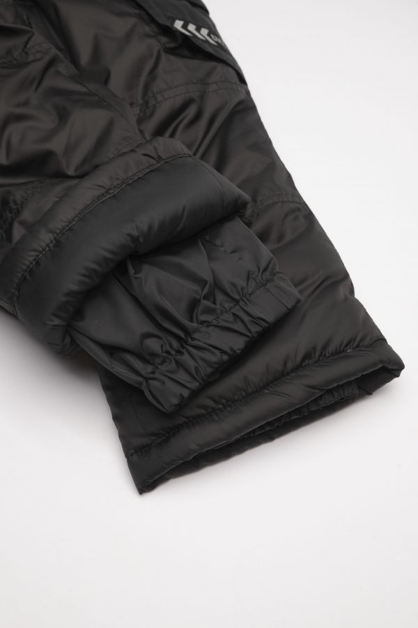 Spodnie zimowe czarne z szelkami i poliestrową podszewką 2200255