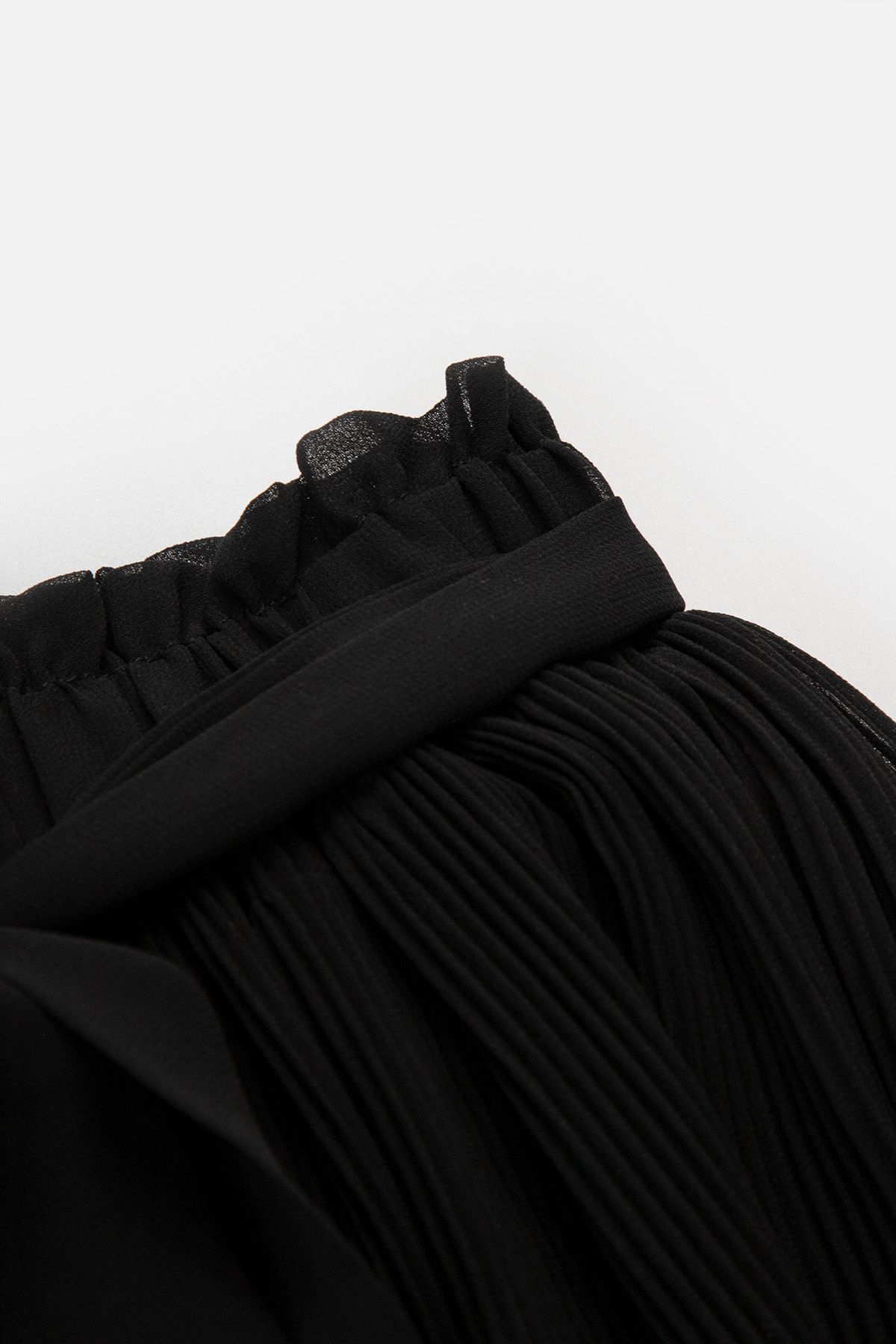 Spódnica tkaninowa czarna plisowana z wiązaniem w pasie 2226372