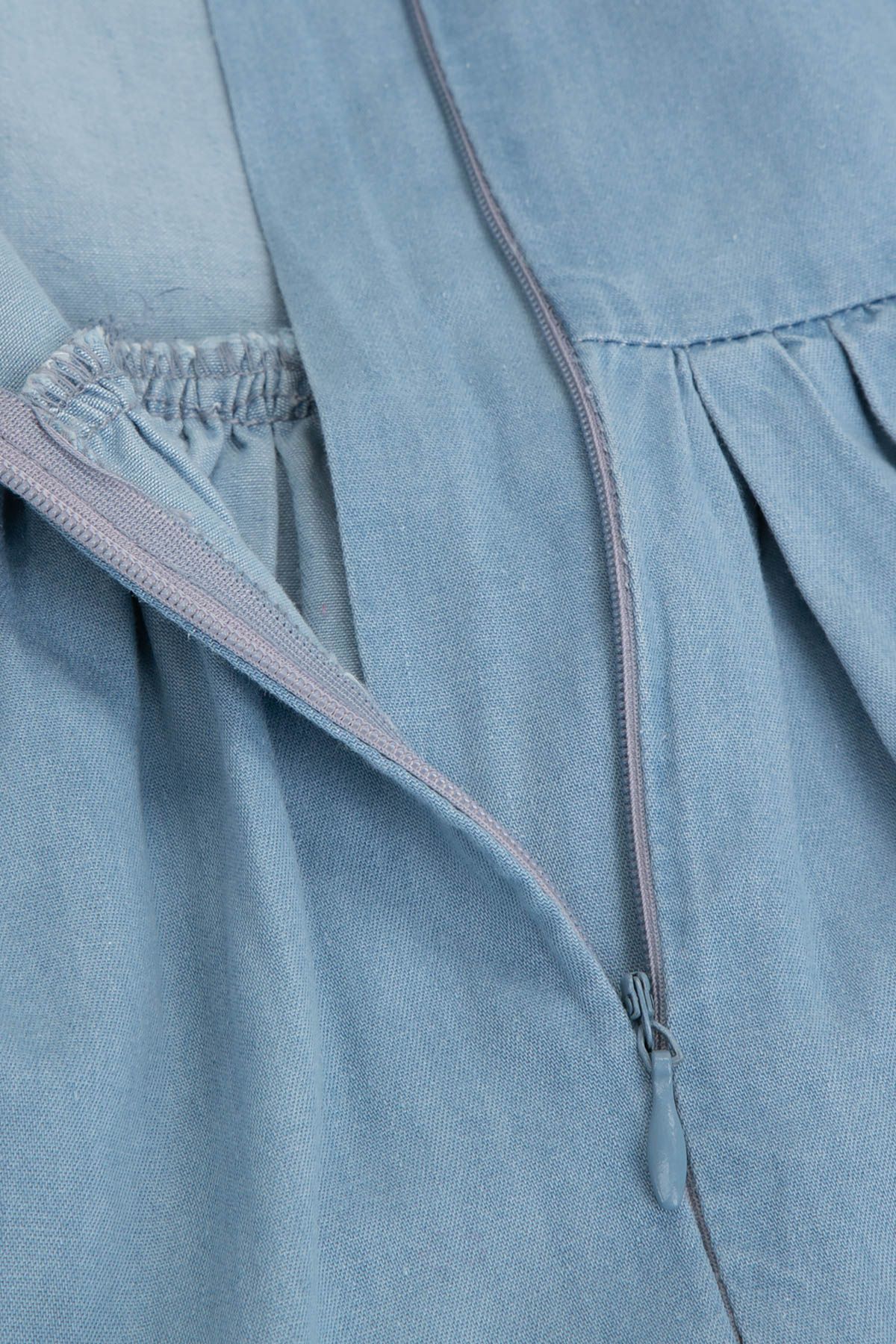 Sukienka tkaninowa niebieska rozkloszowana z falbankami 2222063