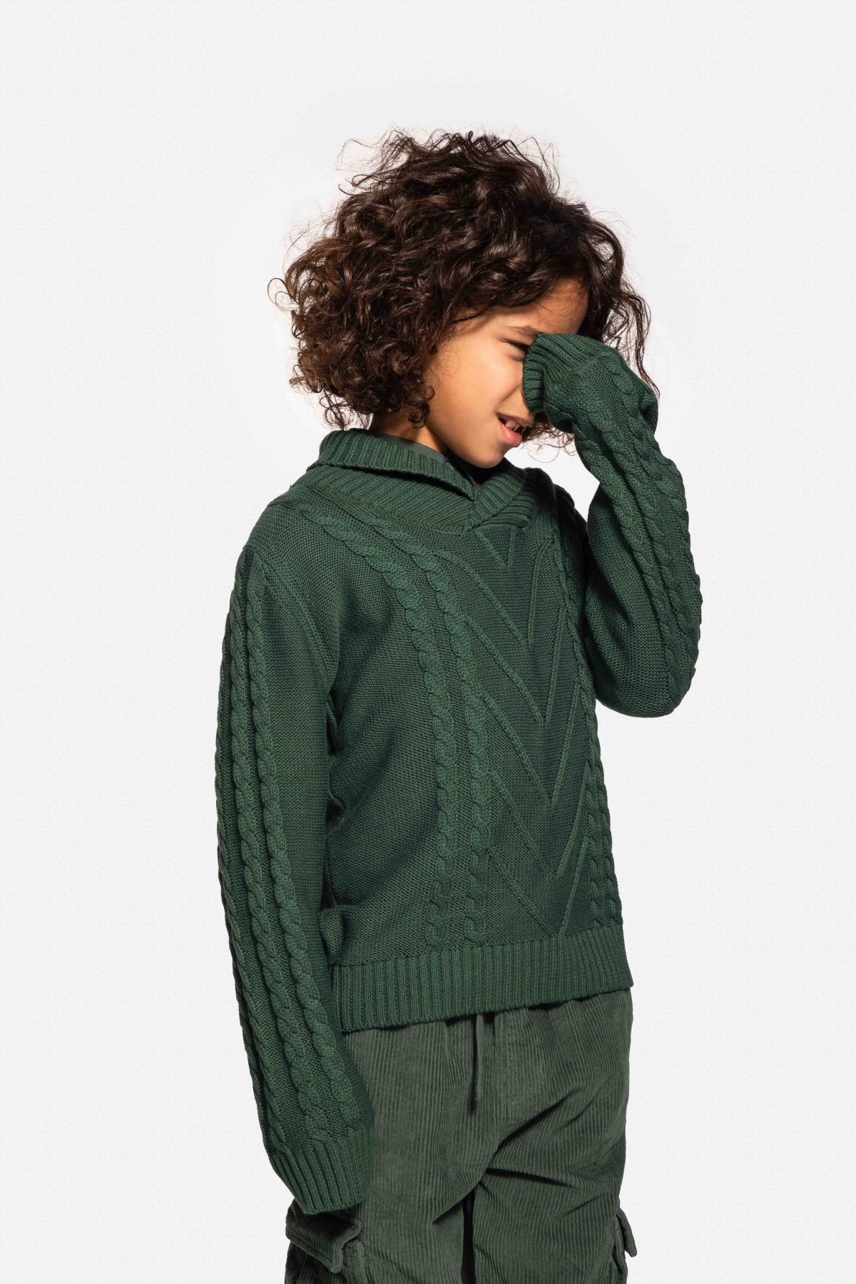 Sweter dzianinowy zielony z ozdobnym kołnierzem i splotem 2229290