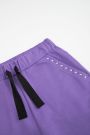 Spodnie dresowe fioletowe z kieszeniami i przeszyciami na nogawkach 2220091