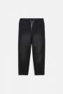 Spodnie jeansowe czarne joggery z kieszeniami o fasonie REGULAR 2220704