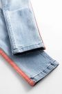 Spodnie jeansowe niebieskie z lampasem na nogawkach TREGGINS 2156692