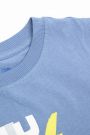 T-shirt bez rękawów niebieski z kolorowym nadrukiem z przodu 2159933