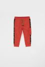 Spodnie dresowe czerwone z kieszonką na nogawce 2200510